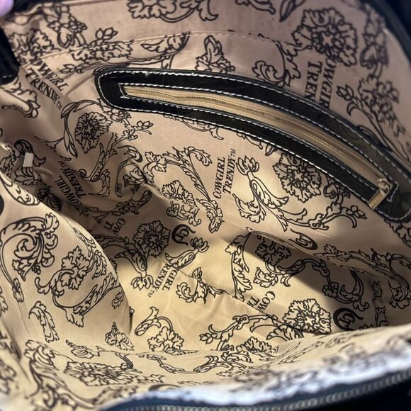 Cowgirl Trendy Black Patent Vinyl Conceal Carry Bag - Picture 16 of 16